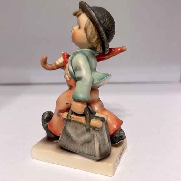 D💙TM3 ‘Merry Wanderer’ Hummel Goebel #11/0 - Picture 2 of 8